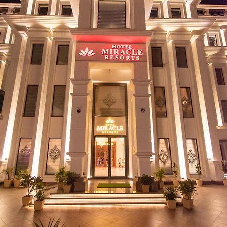 Hotel Miracle Resort Phagwāra Eksteriør bilde