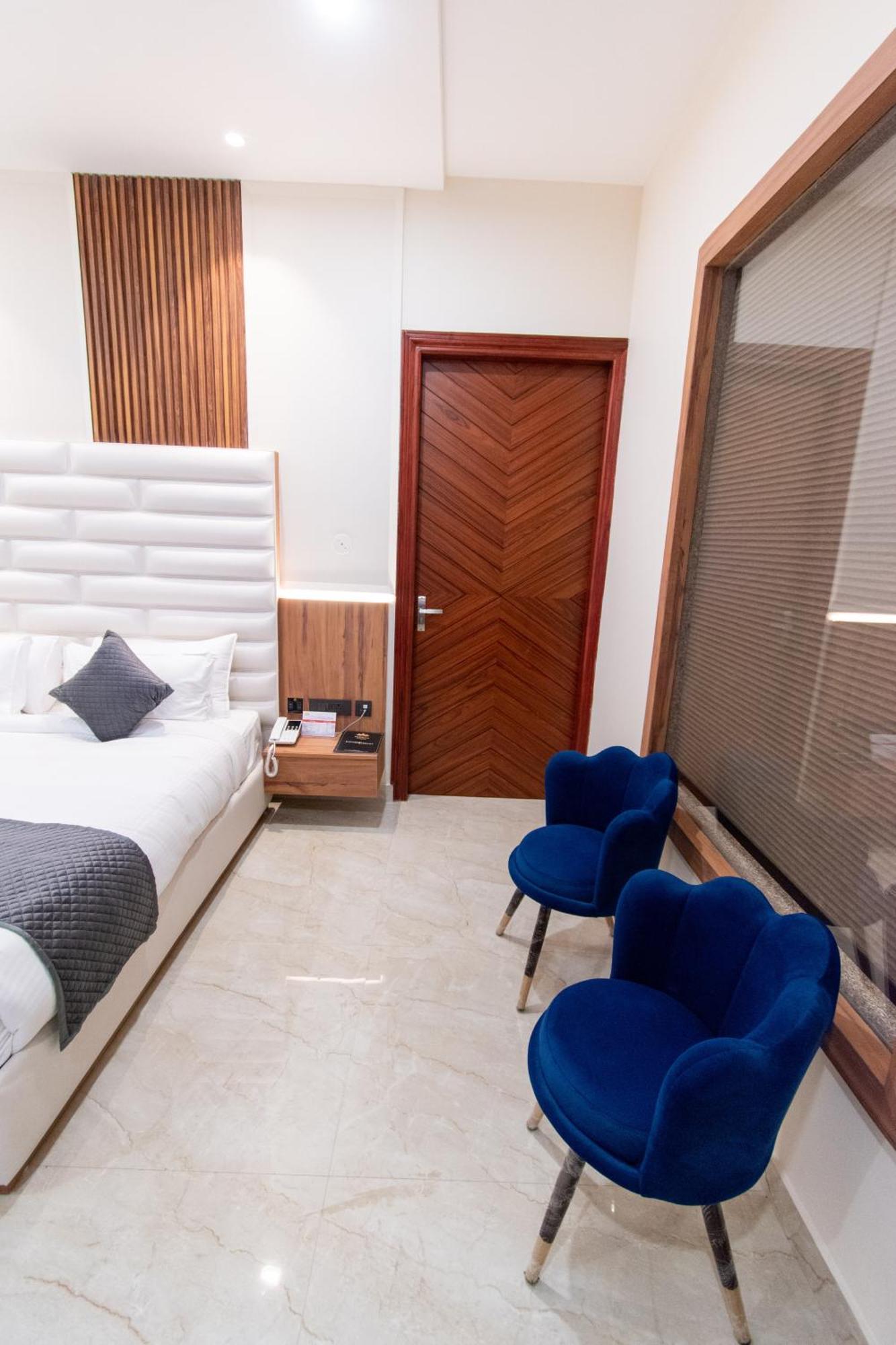 Hotel Miracle Resort Phagwāra Eksteriør bilde
